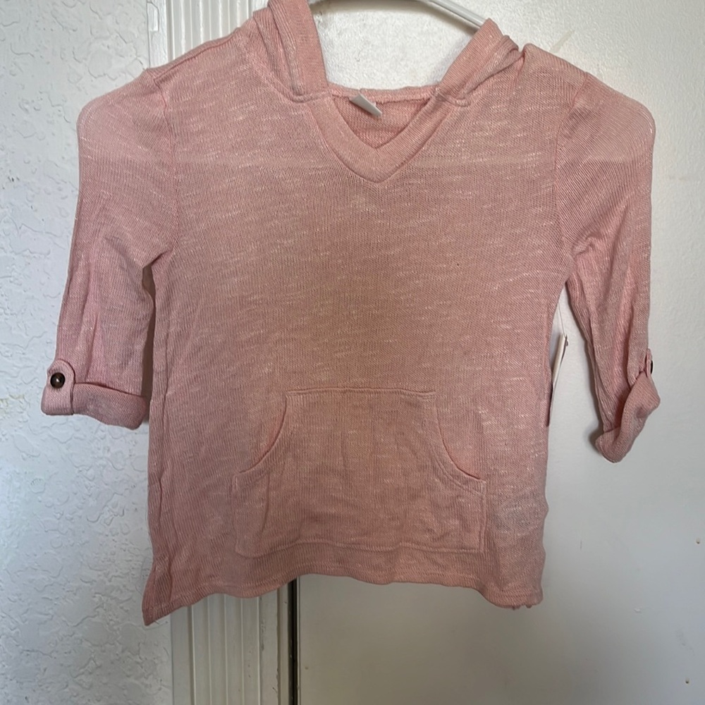 Light 3/4 sleeve sweater